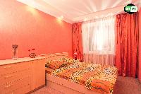 Трехкомнатная квартира по ул. Кулакова, 1. Цена 2000 руб. в сутки.  